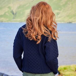 Lightweight Aran Wool Sweater: Irish Knit Honeycomb Stitch