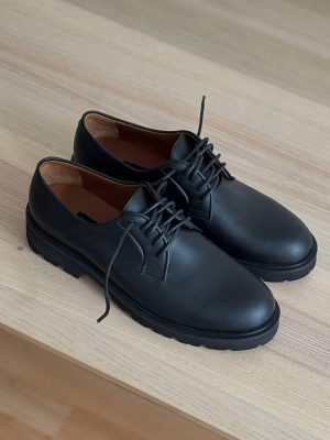 Handcrafted Leather Derby Shoes: Men's Black & Brown Casual Dress Shoes
